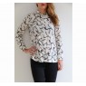 Camisa con estampado de serpiente